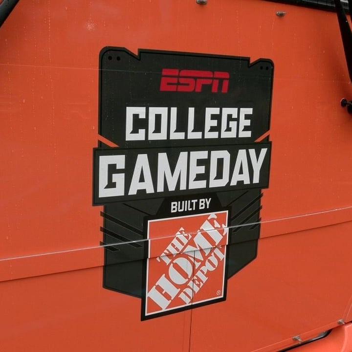 'This is electric' | Fans line up early for ESPN's College GameDay ahead of IU football game